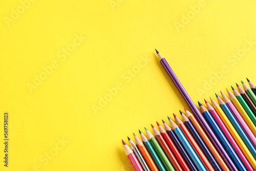 Schilderij op canvas Set of colorful pencils on yellow background