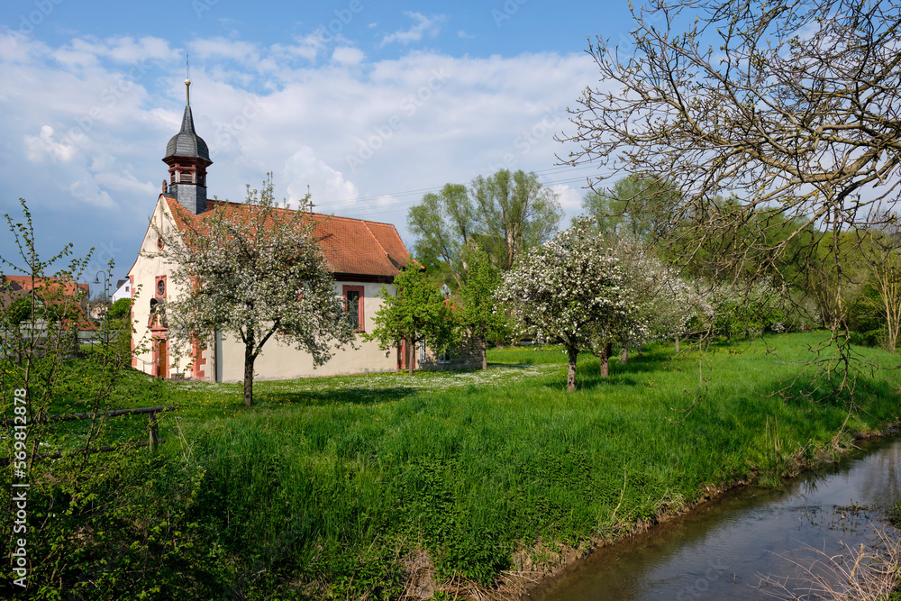 Fototapeta premium Sankt Vituskapelle in Eußenheim, Landkreis Main-Spessart, Unterfranken, Bayern, Deutschland