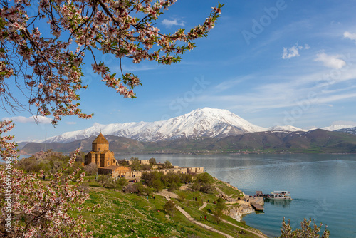 Obraz na płótnie Akdamar Island in Van Lake. The Armenian Cathedral Church of the Holy Cross - Akdamar, Turkey w salonie