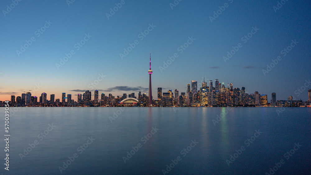 Panoramic image of the skyline of Toronto (Canada) at sunset