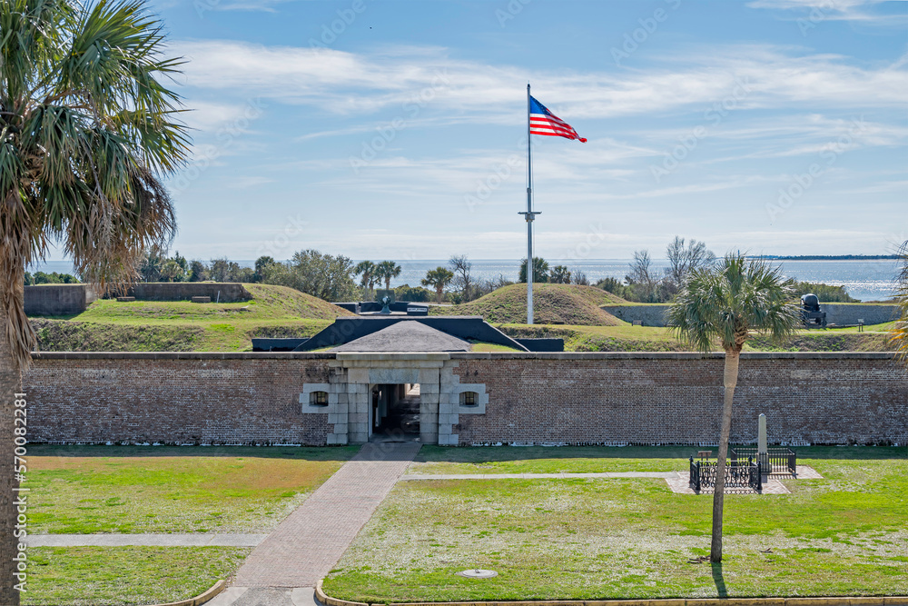 Obraz premium The entrance to Fort Moultrie on SULLIVAN'S ISLAND, SC, USA. It overlooks Charleston Harbor.