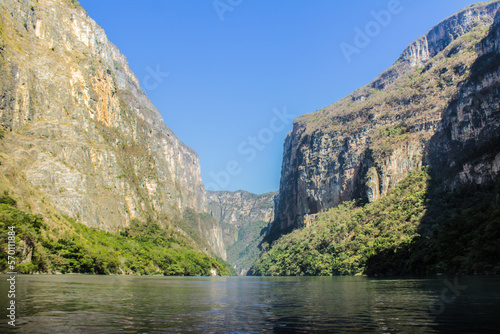 Hermosa fotografía del Cañón del Sumidero en el estado de Chiapas, México.