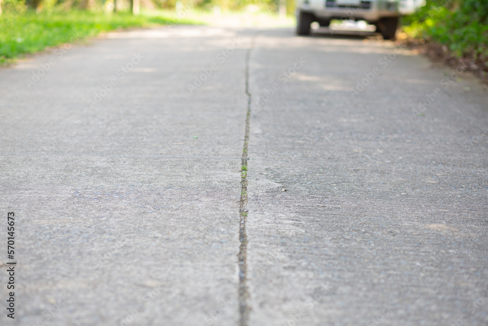 Obraz premium Concrete road taken in the center of the lens, low angle.