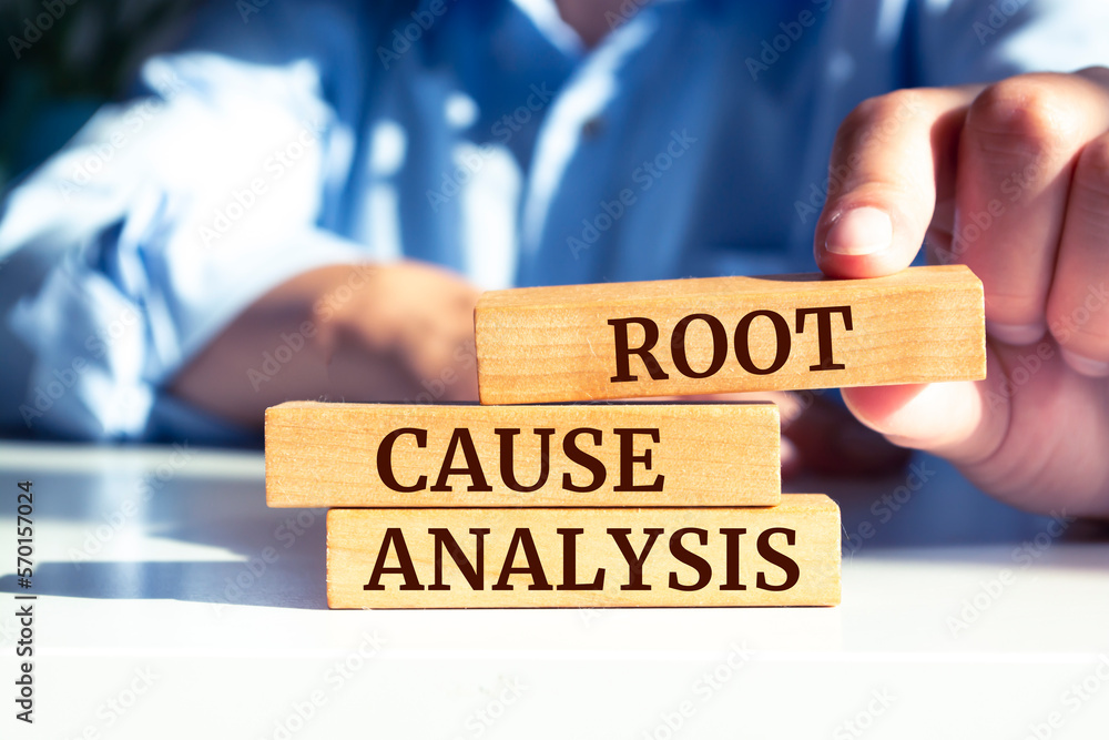 Εκτύπωση καμβά Wooden blocks with words 'ROOT CAUSE ANALYSIS'.