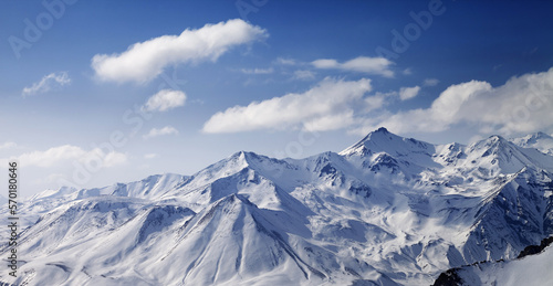 Snowy winter mountains in sun day. Panoramic view. © BSANI