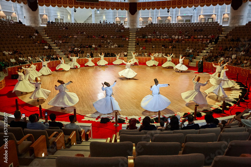Cuadro en lienzo Dervish spirituality ceremony in Mevlana culture center
