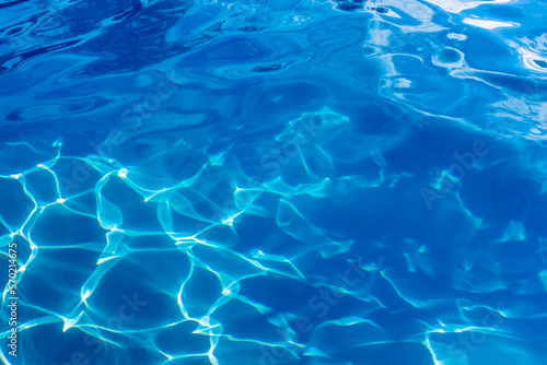 Surface eau bleue de piscine 