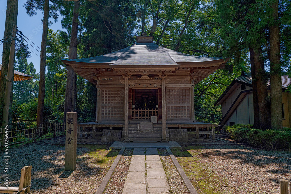 Naklejka premium 岩手平泉 中尊寺 観音堂
