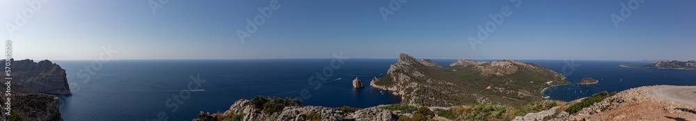 Panoramablick auf die Nordküste Mallorcas