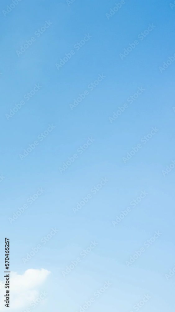 雲景 晴れ時々曇りの夏空に薄明光線 タイムラプス 雲景 晴れ時々曇りの夏空に薄明光線 タイムラプス