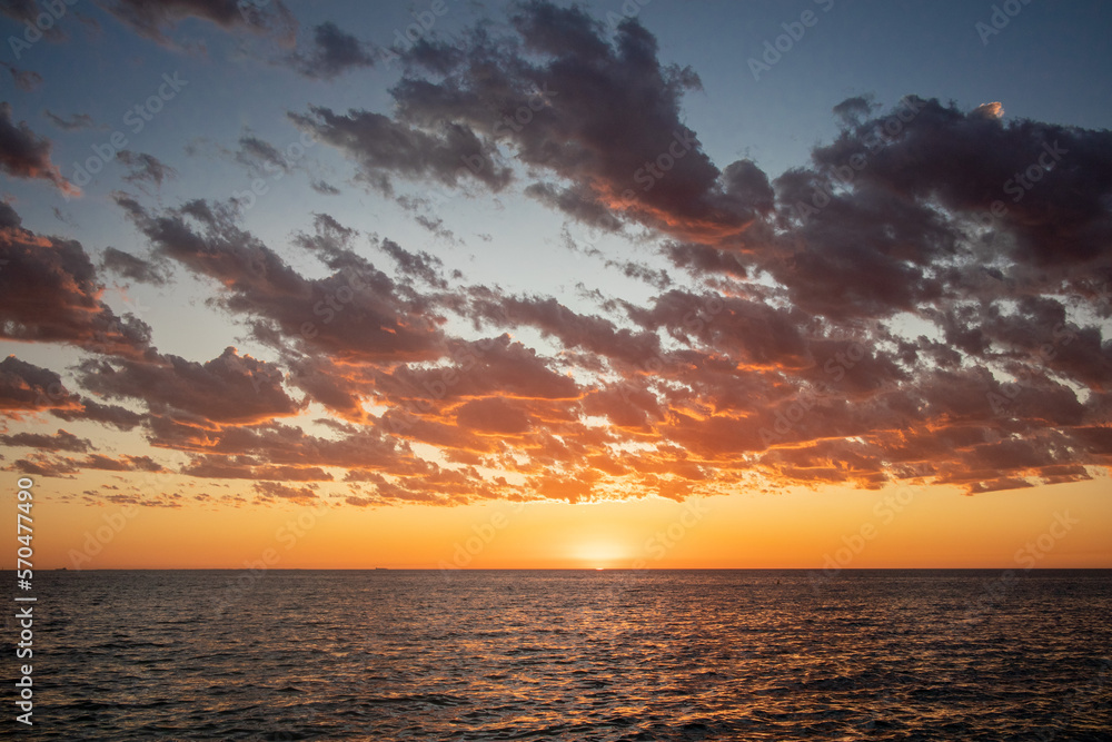Fototapeta premium sunset over the sea
