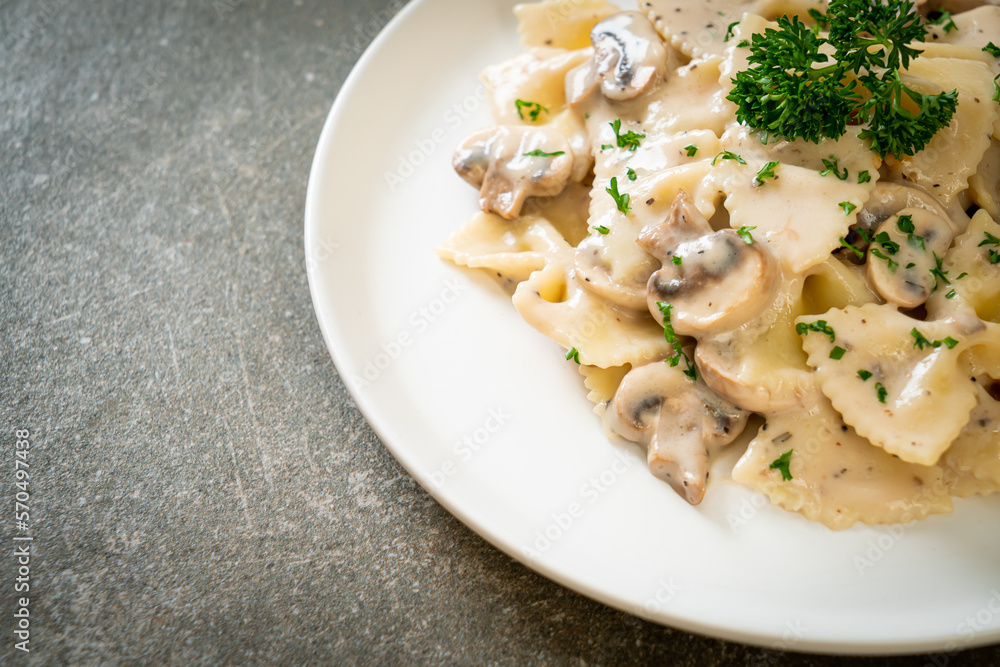 farfalle pasta with mushroom white cream sauce farfalle pasta with mushroom white cream sauce