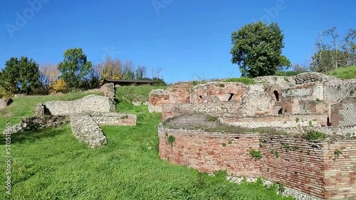 Passo di Mirabella - Panoramica delle terme di Aeclanum photo