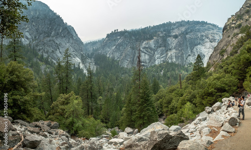 Panoramic view of the landscape during the ascent up the Vernal Falls trail, in Yosemite NP