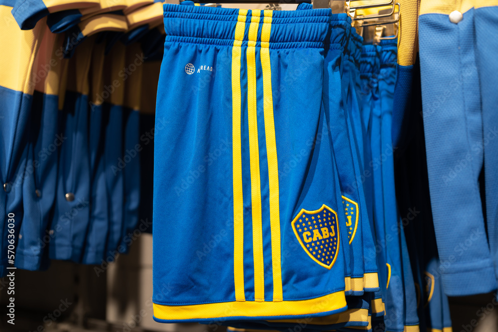 Buenos Aires Argentina - 08 de enero de 2023: Short de fútbol oficial