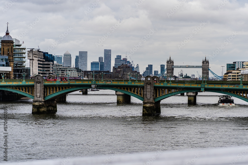 Obraz premium London Skyline - London Eye, Tower Bridge, Tower of London, River Thames