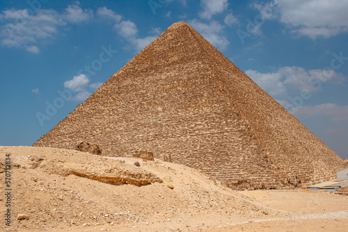 pyramid of giza