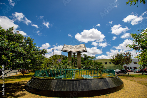 Vitória da Conquista - Bahia
pontos turísticos
catedral nossa senhora das vitórias
praça Vitor Brito
Conquista
Glauber Rocha
Bahia, cidade, panorama, paisagem urbana, casa, paisagem, viagem