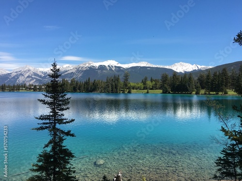 lake scenery 