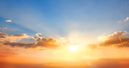 Fototapete Sonnenuntergang beautiful dramatic sunset background  © paul