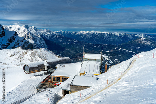 Bergstation am winterlichen Wetterstein