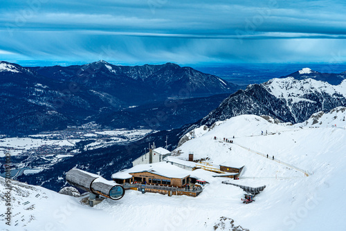 Bergstation am winterlichen Wetterstein © Andi K