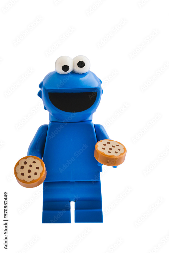 Obraz premium Dortmund - Deutschland 12. Februar 2023 Lego Minifigure Krümmelmonster mit Keksen