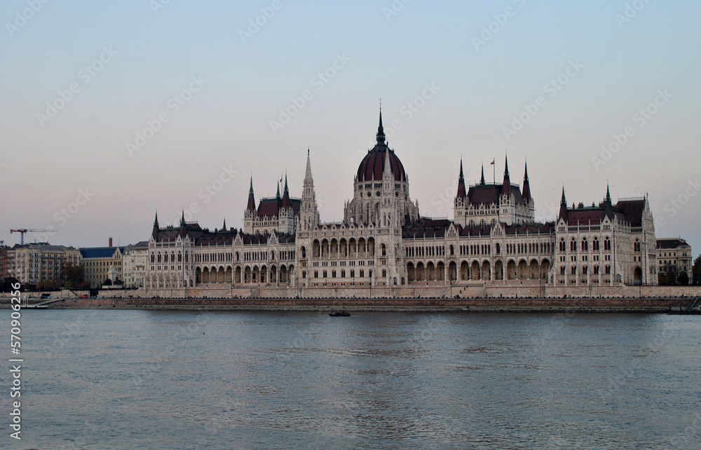 Fototapeta premium hungarian parliament building