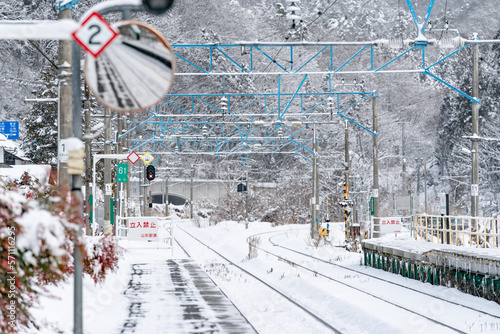 雪国 線路 凍結 遅延 事故 鉄道 在来線 新幹線 レール 駅 photo