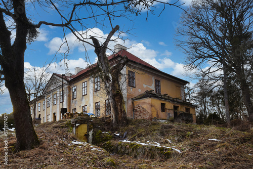 Opuszczony pałac w Smolajnach koło Dobrego Miasta