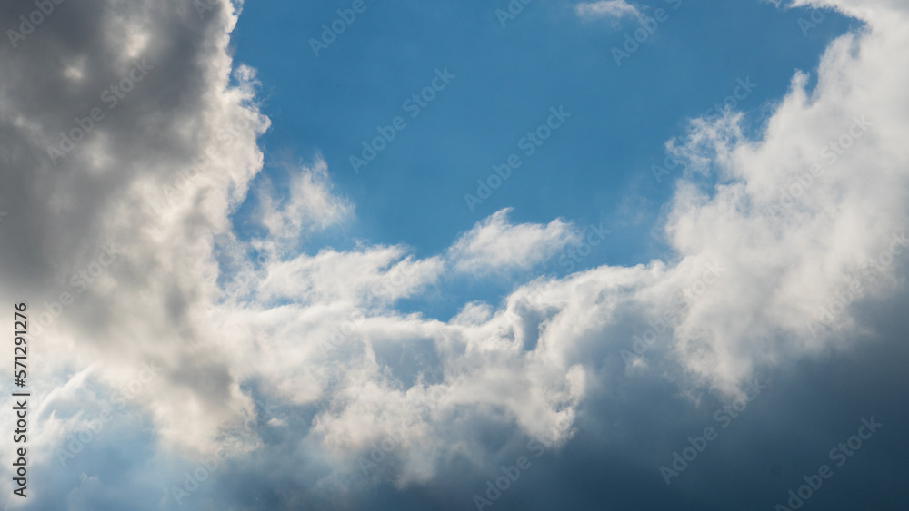 Fototapeta premium sunlit clouds