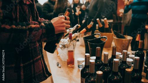 Photos "Elevando a noite com uma taça de vinho fino: a escolha perfeita para jantares s