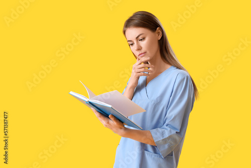 Female medical intern readi...