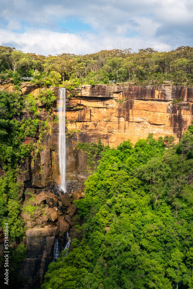 Fitzroy Falls is one of the most spectacular waterfalls in Australia. It drops 80m down the escarpment into the valley below. Located in Morton National Park, Southern Highlands, NSW, Australia.