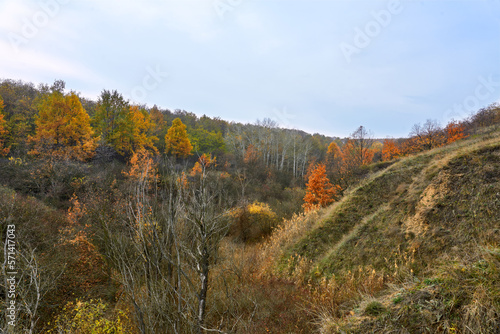 Fototapeta Naklejka Na Ścianę i Meble -  autumn in the mountains, beautiful mountain landscape