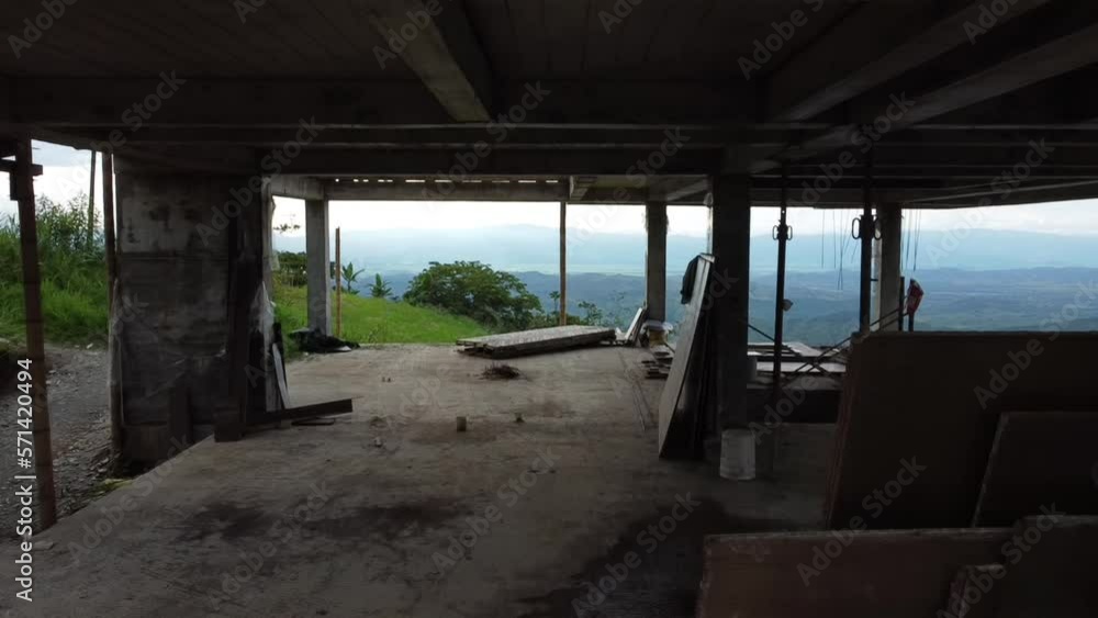 Sobre volando con Drone una estructura en construccion de casa en colombia Sobre volando con Drone una estructura en construccion de casa en colombia
