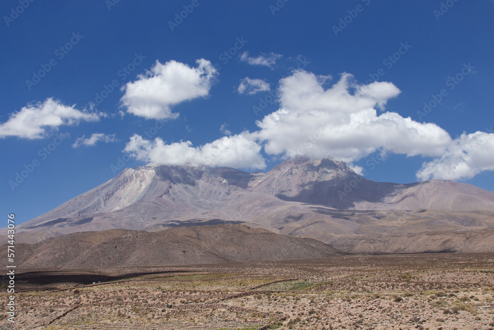 Fototapeta premium Paniri volcano in the Andes mountain range