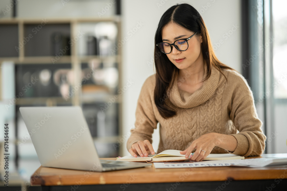 businesswoman working on laptop businesswoman working on laptop