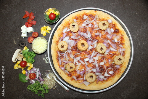 pizza with chicken kebab - Indian style 