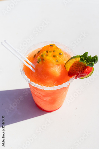 daiquiri de frutos rojos , bebida 