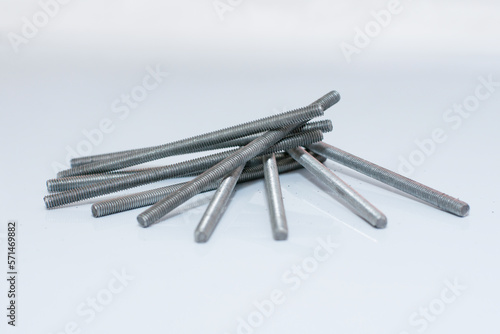 Obraz na płótnie Threaded rods with white background w salonie