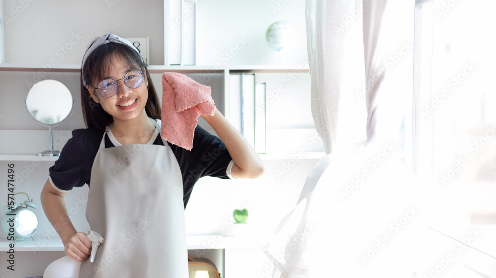 Housewives use towels to wipe things, tables, chairs, display cabinets and glass inside the house, Big cleaning, Housework, Daily routine ,Removes germs and dirt and deep stains, Clean up on weekends. Housewives use towels to wipe things, tables, chairs, display cabinets and glass inside the house, Big cleaning, Housework, Daily routine ,Removes germs and dirt and deep stains, Clean up on weekends.