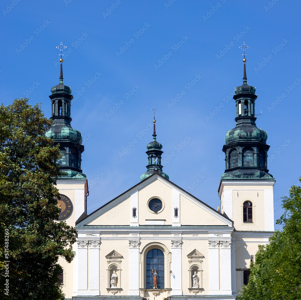 Obraz premium Facade of 17th century Basilica of Our Lady of the Angels, Kalwaria Zebrzydowska, Poland