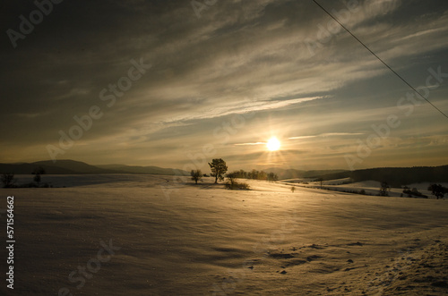 Fototapeta Naklejka Na Ścianę i Meble -  Wschód słońca Bieszczady