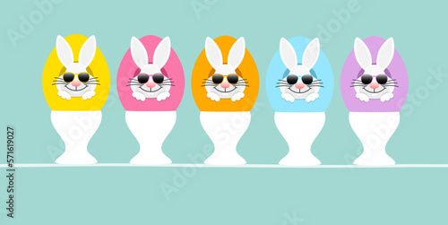 5 Weiße Osterhasen Sonnenbrille In Ei Eierbecher Vorn Türkis