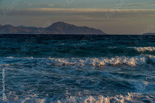 Fototapeta Naklejka Na Ścianę i Meble -  Niespokojne morze Egejskie na Wyspie Kos