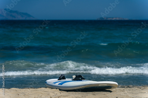 Windsurfing na Morzu Egejski, idealne warunki do uprawiania tego sportu na Wyspie Kos. photo