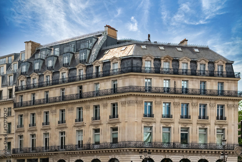 Fotobehang Paris, beautiful building avenue de l’Opera, in a luxury area in the center
