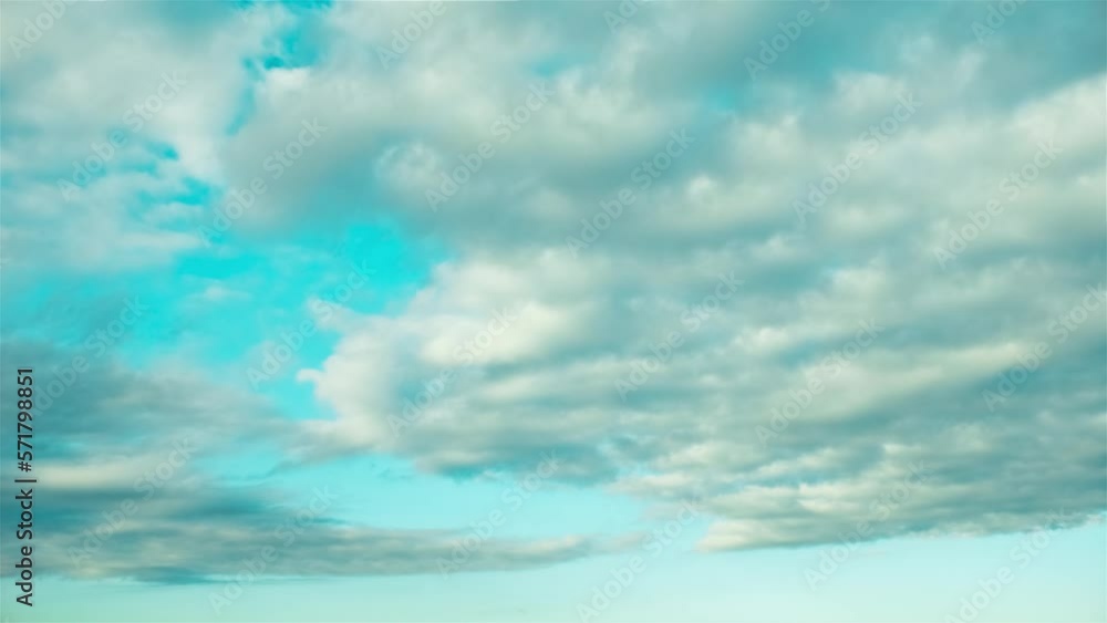 空に雲が躍動する映像 空に雲が躍動する映像