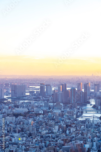 夕方の東京の街並み（隅田川・中央区周辺）
